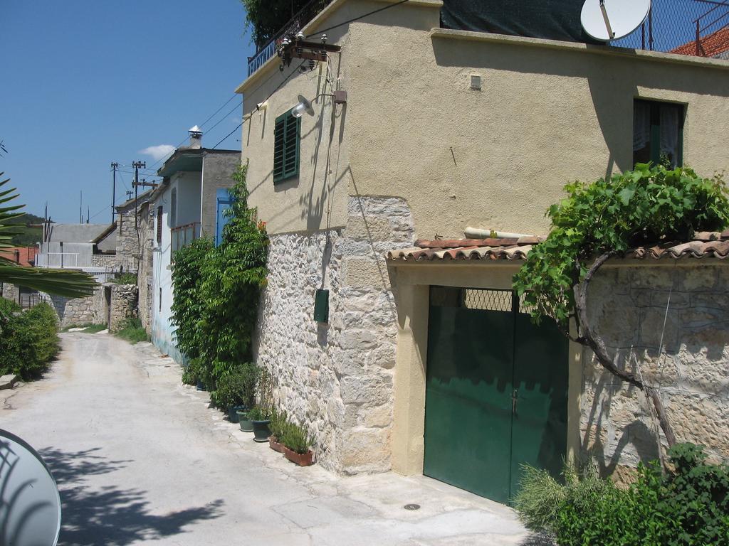 Apartments Darinka Skradin Room photo