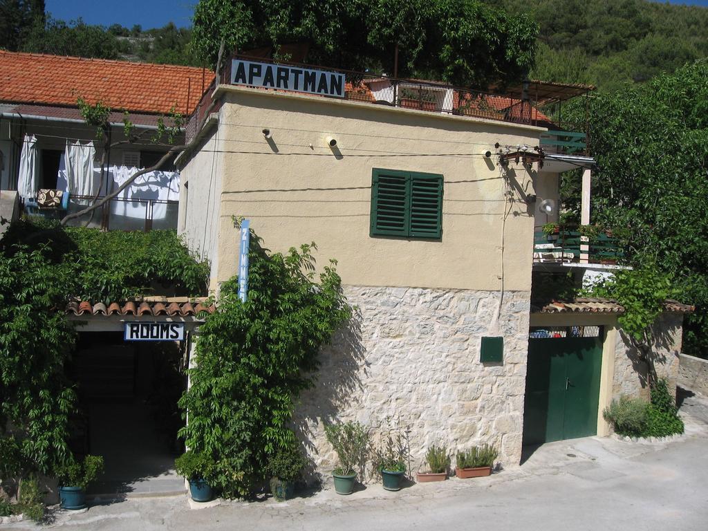 Apartments Darinka Skradin Room photo