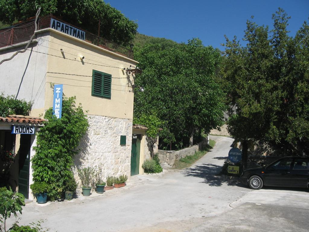 Apartments Darinka Skradin Room photo