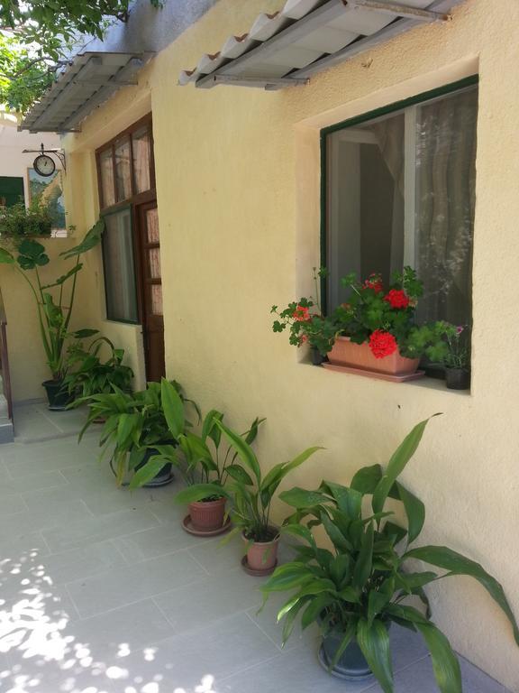 Apartments Darinka Skradin Room photo